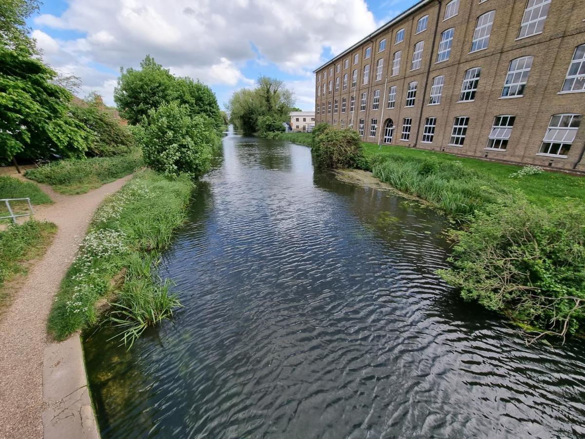 Canal Side Retreat - 2 Bedroom Apartment Heybridge  Exterior foto